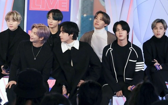 Lo ngại dịch coronavirus bùng phát tại Hàn Quốc, BTS tổ chức họp báo trực tuyến