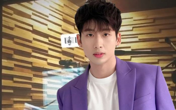 Tuấn Trần đăng ảnh trong phòng thu, chuẩn bị tái xuất âm nhạc với dự án mới?