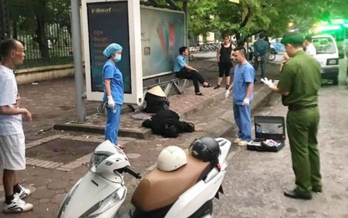 Phát hiện thi thể người đàn ông ngoại quốc tử vong bên vỉa hè ở phố cổ Hà Nội