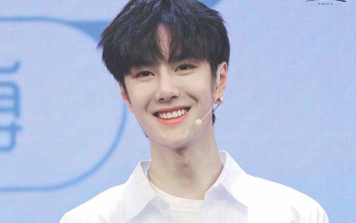 Nhà văn 'cà khịa' lại đâm chọt Vương Nhất Bác: 'Tình hình dịch bệnh đang căng thẳng vẫn có thể cười đùa!'