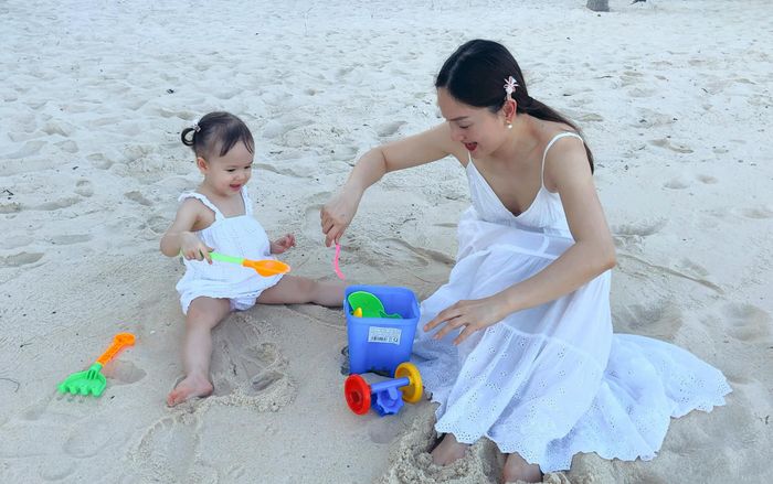 Lan Phương hướng dẫn cách rửa tay và bảo vệ bé khi ra ngoài mùa dịch COVID-19