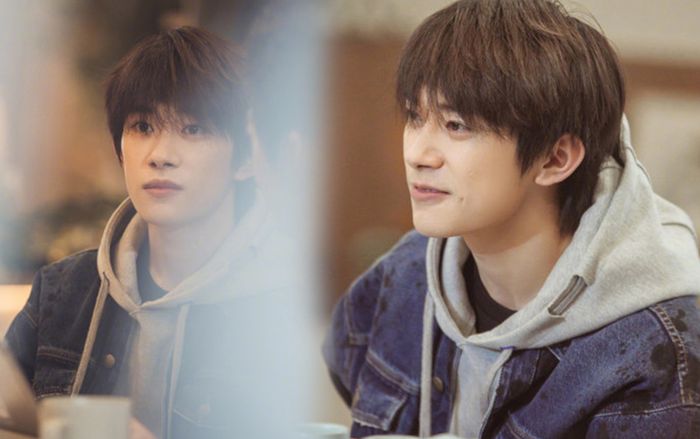 Dịch Dương Thiên Tỉ nhảy theo vũ đạo của nhóm nhạc nữ, từ nụ cười ngọt ngào đến ánh mắt đều làm đắm say fan