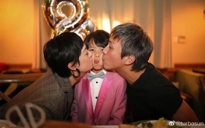 Lý do Tôn Lệ - Đặng Siêu chỉ quyên góp 300 ngàn NDT (1 tỷ đồng) cho việc phòng chống dịch bệnh corona?