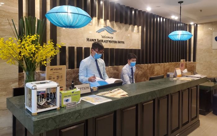 Cận cảnh khách sạn ở Hà Nội vắng bóng khách, bà chủ buộc lòng phải cho 40 nhân viên nghỉ 4 tháng vì dịch COVID-19