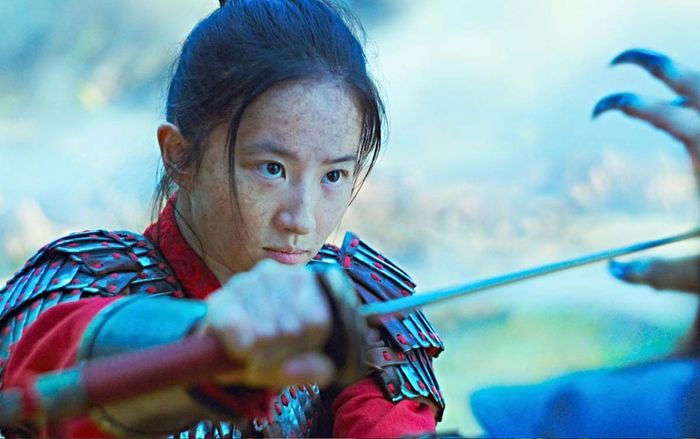 Nhà sản xuất của 'Mulan' dập tan tin đồn 'trắng hóa' các nhân vật trong phim