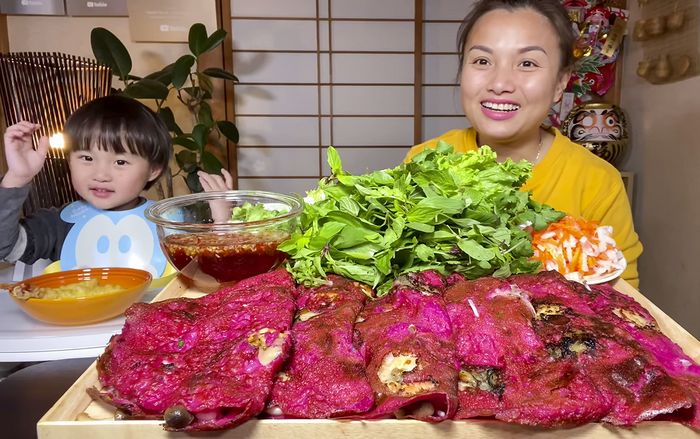 Làm bánh xèo từ thanh long, Quỳnh Trần JP nhận lời khen tới tấp từ cư dân mạng