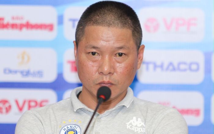 'Duy Mạnh chấn thương nặng không thể đi lại bình thường'