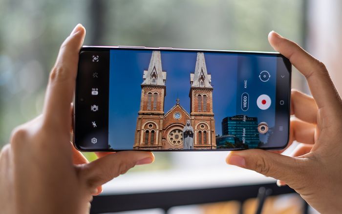 Dùng thử tính năng quay video 8K trên Galaxy S20 Ultra: Nét căng đét, không quá nặng máy