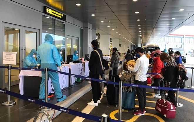 Cách ly y tế hơn 400 hành khách từ Hàn Quốc đáp xuống sân bay Vân Đồn