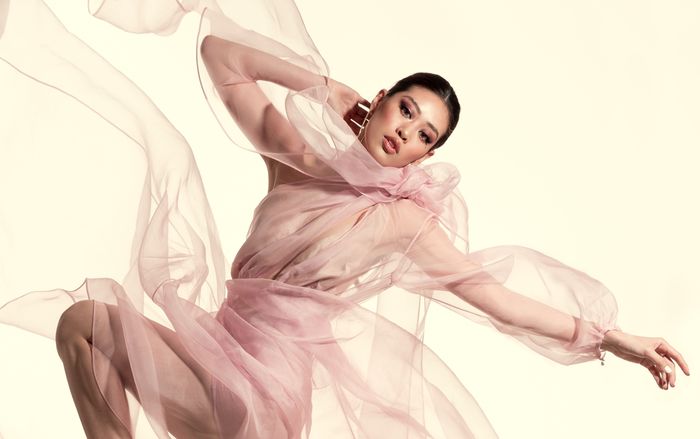 Khánh Vân tung bộ ảnh đẳng cấp, không hổ danh giải Bạc Siêu mẫu kiêm Hoa hậu Hoàn vũ Việt Nam