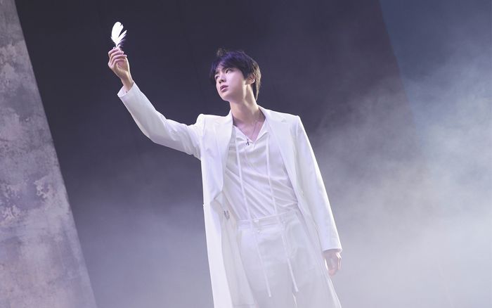 Không thua kém anh em, bản b-side solo của Jin (BTS) thăng hạng vượt trội trên BXH iTunes toàn cầu