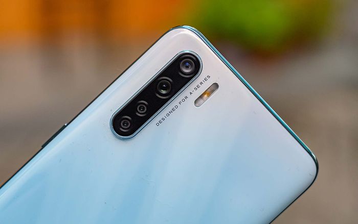 Điểm danh loạt smartphone dấu ấn của OPPO ở phân khúc giá phổ thông tại VN