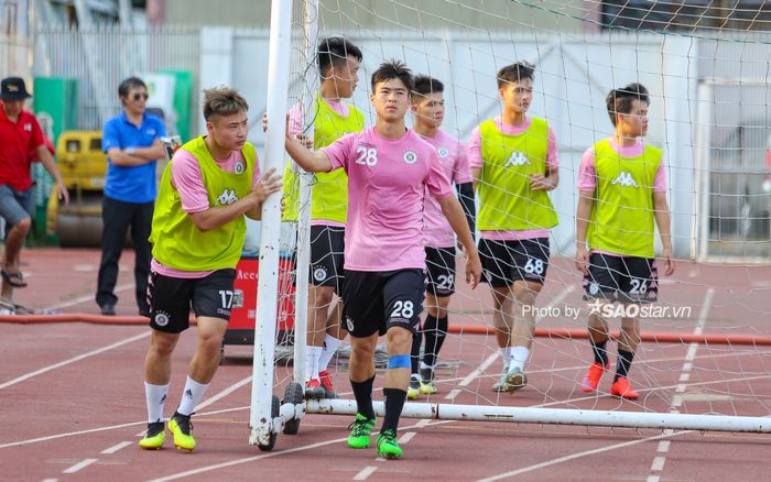 Duy Mạnh được CLB Hà Nội hỗ trợ hoàn toàn chi phí điều trị chấn thương