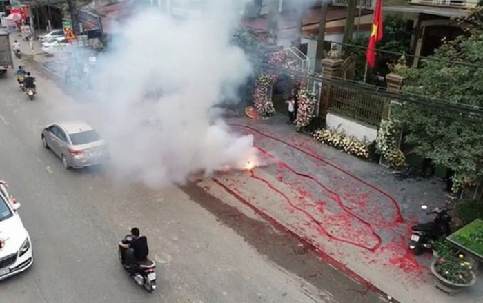 Triệu tập một số người liên quan đến vụ hàng nghìn tép pháo nổ vang trời tại đám cưới ở Hà Nội