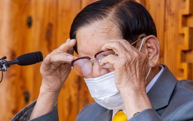 Hàn Quốc đột kích, ép giáo chủ Tân Thiên Địa xét nghiệm