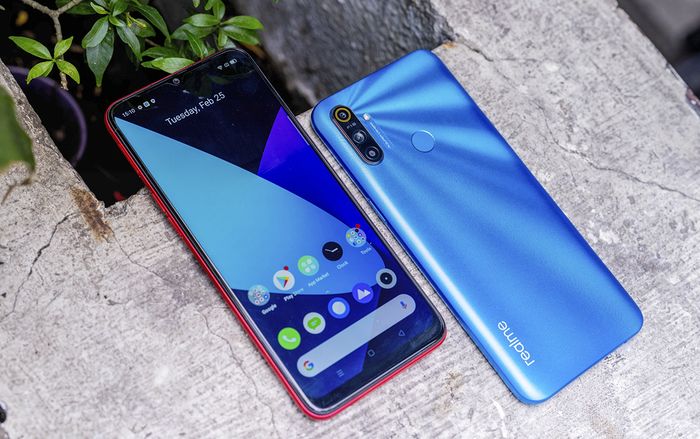Trải nghiệm tân binh nhà Realme: 3 camera, pin khủng, game mượt