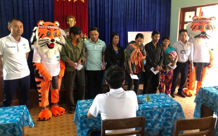 CLB HAGL thi đấu gây quỹ từ thiện làm ấm lòng NHM