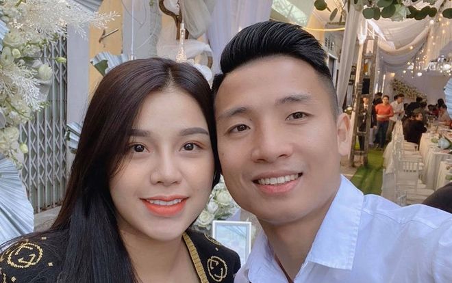Bùi Tiến Dũng được vợ lên mạng gửi lời chúc đầy ngọt ngào