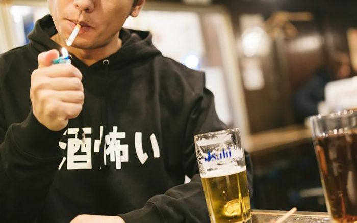 Được yêu cầu cách ly tại nhà vì nhiễm COVID-19, người đàn ông vẫn thản nhiên tới quán bar ăn nhậu