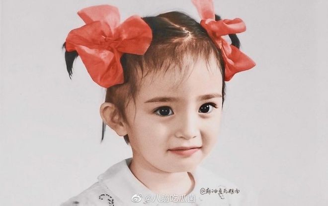 Cnet 'xuýt xoa' trước loạt ảnh thời thơ ấu của Dương Mịch, hoá ra cô nàng đẹp từ trong 'trứng nước'