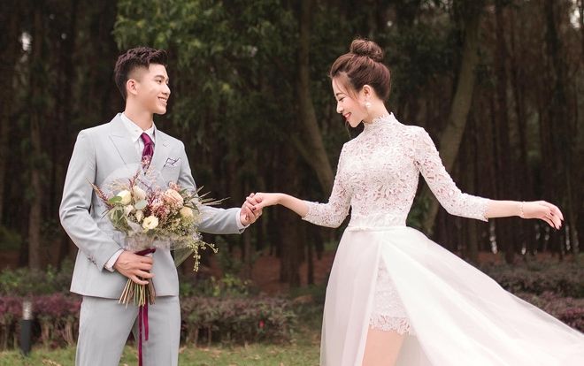 Phan Văn Đức toát mồ hồi khi chọn quà 8/3 tặng vợ