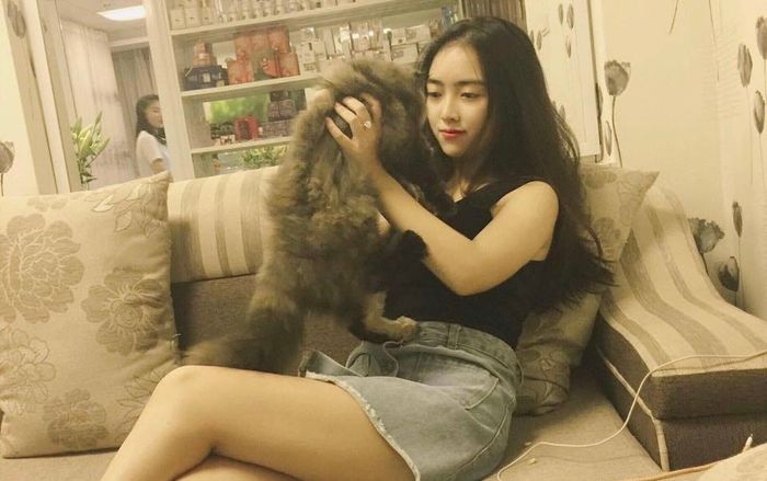 Hot girl Bắc Giang làm thơ tặng Đức Chinh ngày 8/3