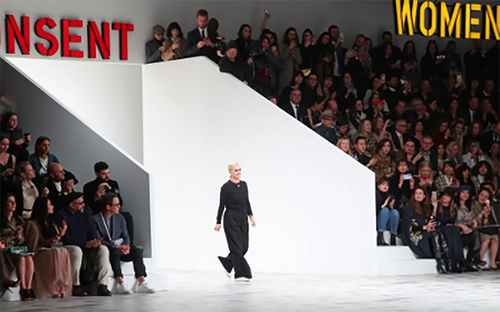 Chị ruột ca số 17 cũng nhiễm COVID-19, từng dự show thời trang ở Paris, Milan