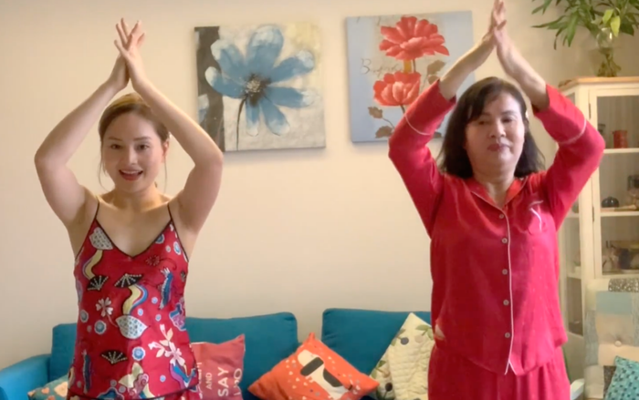 Lan Phương cùng mẹ cover 'Vũ điệu rửa tay', cảm thấy tự hào về Khắc Hưng - Quang Đăng