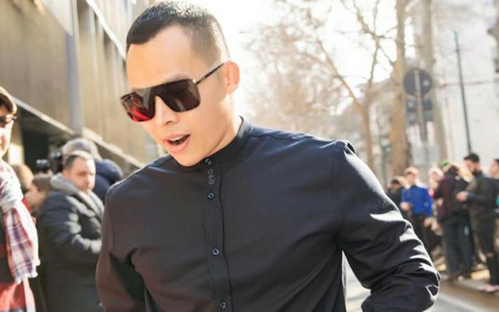 Vũ Khắc Tiệp bị đưa đi cách ly tập trung sau khi trở về từ châu Âu