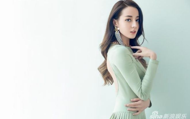 Địch Lệ Nhiệt Ba: 'Sẽ xem xét việc kết hôn năm 30 tuổi, muốn có 2 bé gái, 1 bé trai'