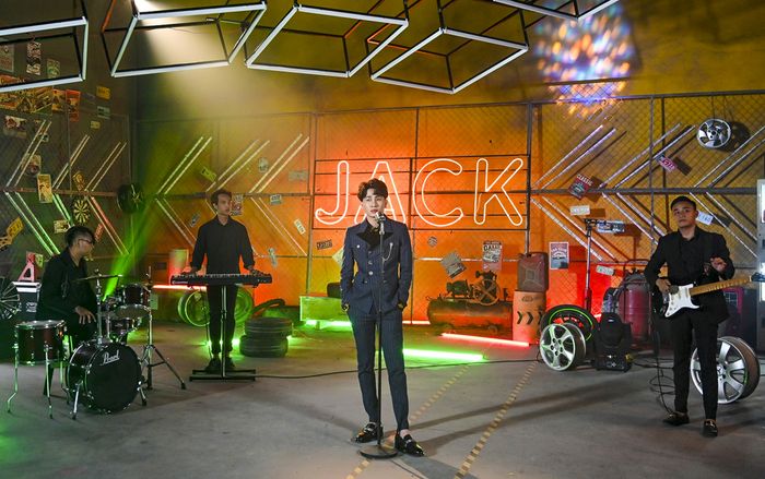 Tái xuất với MV 'Là 1 Thằng Con Trai', Jack nhanh chóng gây bão mạng