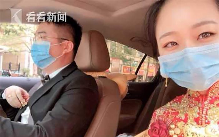 Cô dâu tự lái xe đến nhà trai cử hành hôn lễ, lý do phía sau khiến nhiều người bất ngờ