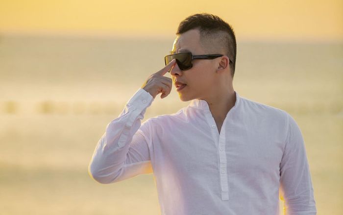 Vũ Khắc Tiệp đang làm gì sau khi được cho về nhà vì âm tính với Covid-19?