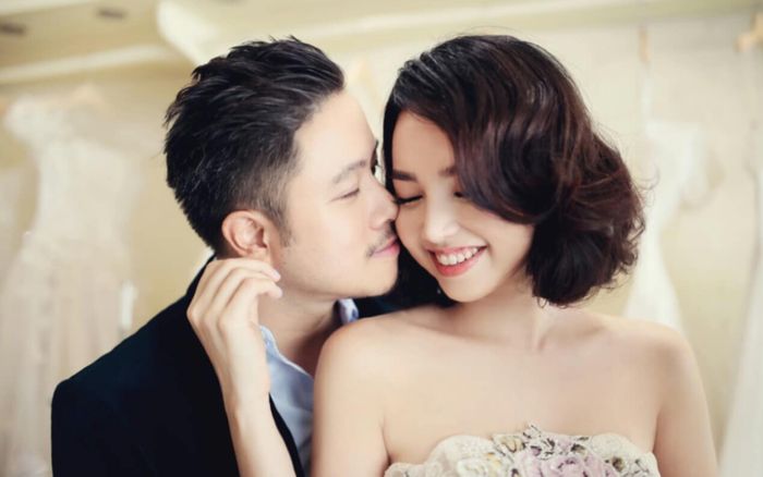 Đinh Ngọc Diệp đăng ảnh kỷ niệm 4 năm ngày cưới với ông xã Victor Vũ