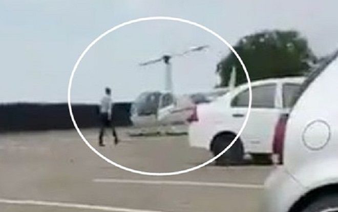 Bỏ quên cặp sách, chàng sinh viên được bố mẹ điều hẳn trực thăng mang đến trường