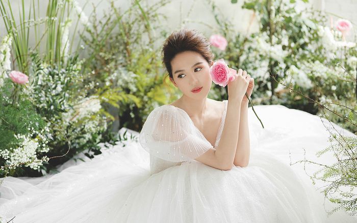 Thổn thức trước bộ ảnh đẹp như công chúa, 'xịn mịn' nhất trước nay của Ngọc Trinh