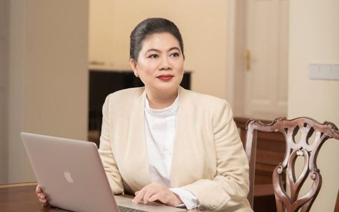 Giữa đại dịch COVID-19, Shark Liên ủng hộ 1 tỉ đồng kèm lời nhắn: 'Cuộc chiến chống dịch còn gay go nhưng tôi tin không có người dân Việt Nam nào bị bỏ lại'