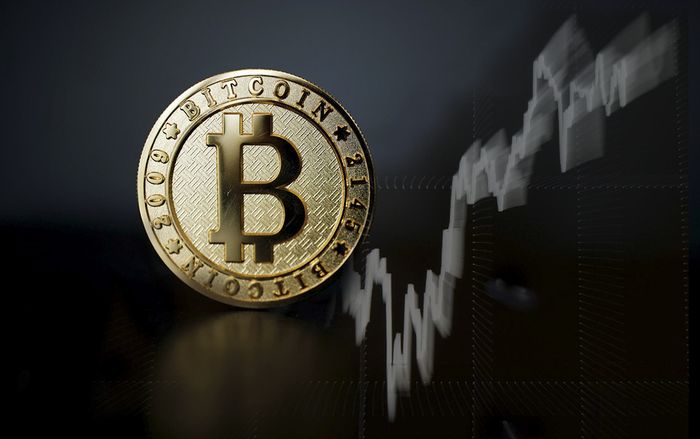 Bitcoin mất gần 50% giá trị, vốn hóa thị trường tiền ảo bốc hơi 100 tỷ USD