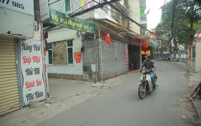 Hà Nội tổ chức cách ly nơi sinh sống của nữ tiếp viên Vietnam Airlines mắc COVID-19