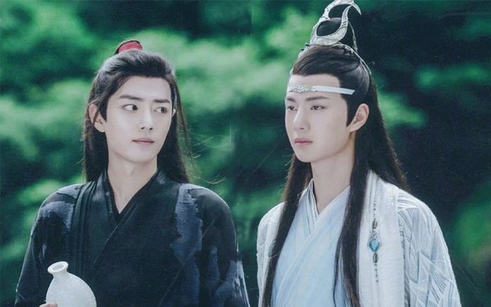 Chê bai Vương Nhất Bác nhưng lại bênh vực Tiêu Chiến, 'nhà văn khẩu nghiệp' tiếp tục bị dân mạng 'ném đá'!