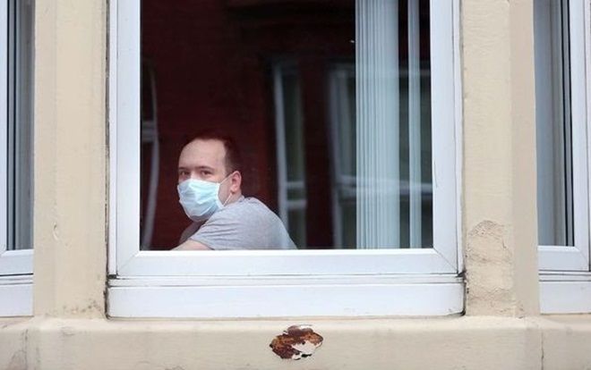 Tình cảnh tuyệt vọng của cặp đôi tự cách ly tại nhà suốt 10 ngày, chờ được xét nghiệm COVID-19