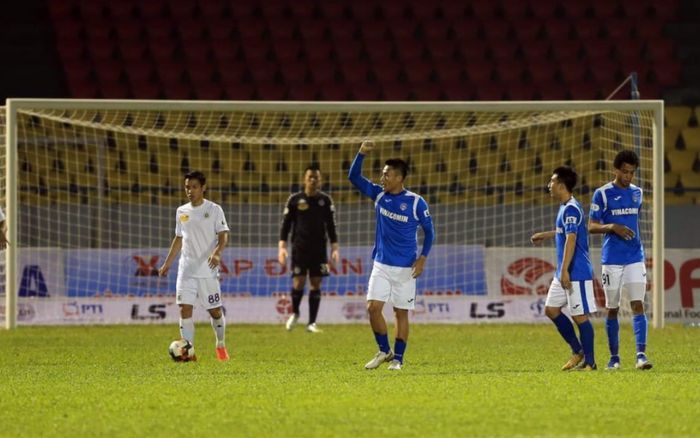 Mạc Hồng Quân giúp Quảng Ninh thắng cách biệt Hà Nội FC