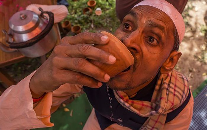 200 người Ấn Độ uống nước tiểu bò vì tin có thể ngăn ngừa COVID-19