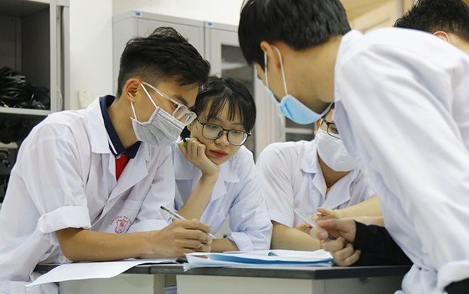 100 sinh viên trường Đại học Y Hà Nội viết đơn tình nguyện đến sân bay Nội Bài chặn dịch COVID-19