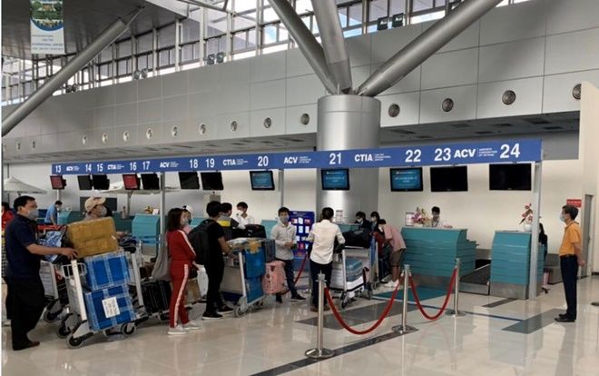 Vietnam Airlines vận chuyển miễn phí gần 600 khách hết hạn cách ly về Hà Nội và TP.HCM