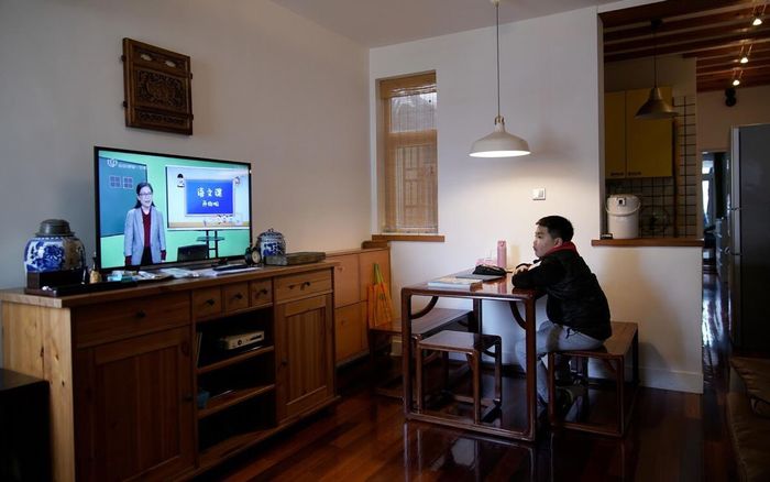 Cuộc sống của người dân trên toàn thế giới ra sao khi cách ly vì dịch COVID-19?