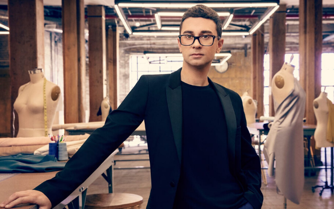 New York bùng dịch Covid 19, nhà thiết kế Christian Siriano tình nguyện sản xuất khẩu trang