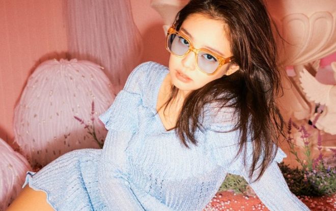 Thời trang hè ngọt lịm của Jennie Black Pink được fans 'bóc giá' nhanh như điện xẹt