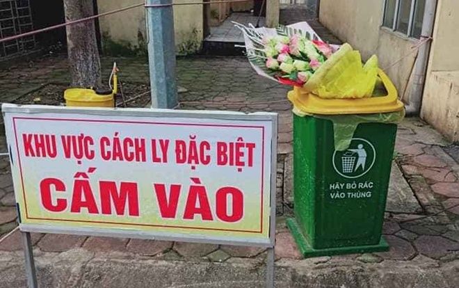 Giám đốc bệnh viện lên tiếng vụ nam thanh niên ném bó hoa bác sĩ vừa tặng khi ra khỏi khu cách ly: ‘Cậu ấy đã gọi điện xin lỗi’