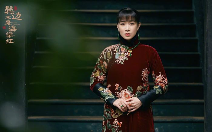 'Bên tóc mai không phải hải đường hồng': Xa Thi Mạn chưng diện nhưng Huỳnh Hiểu Minh không nhận ra vì suốt ngày ở cạnh trai khác